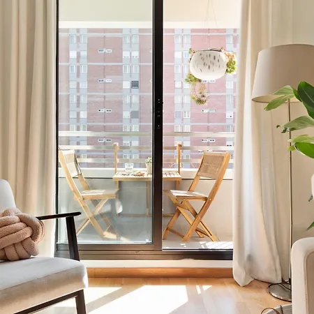Cerca De La Playa Y El Born, Con Piscina Apartmán